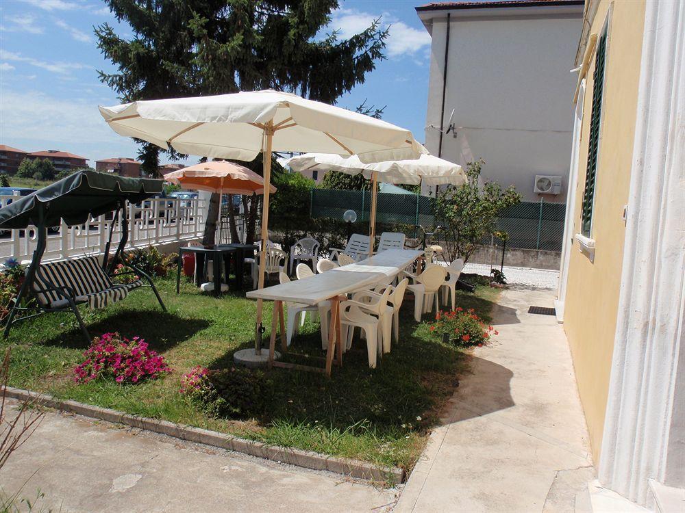 Hotel A Casa Doina Airport Pisa Exterior foto